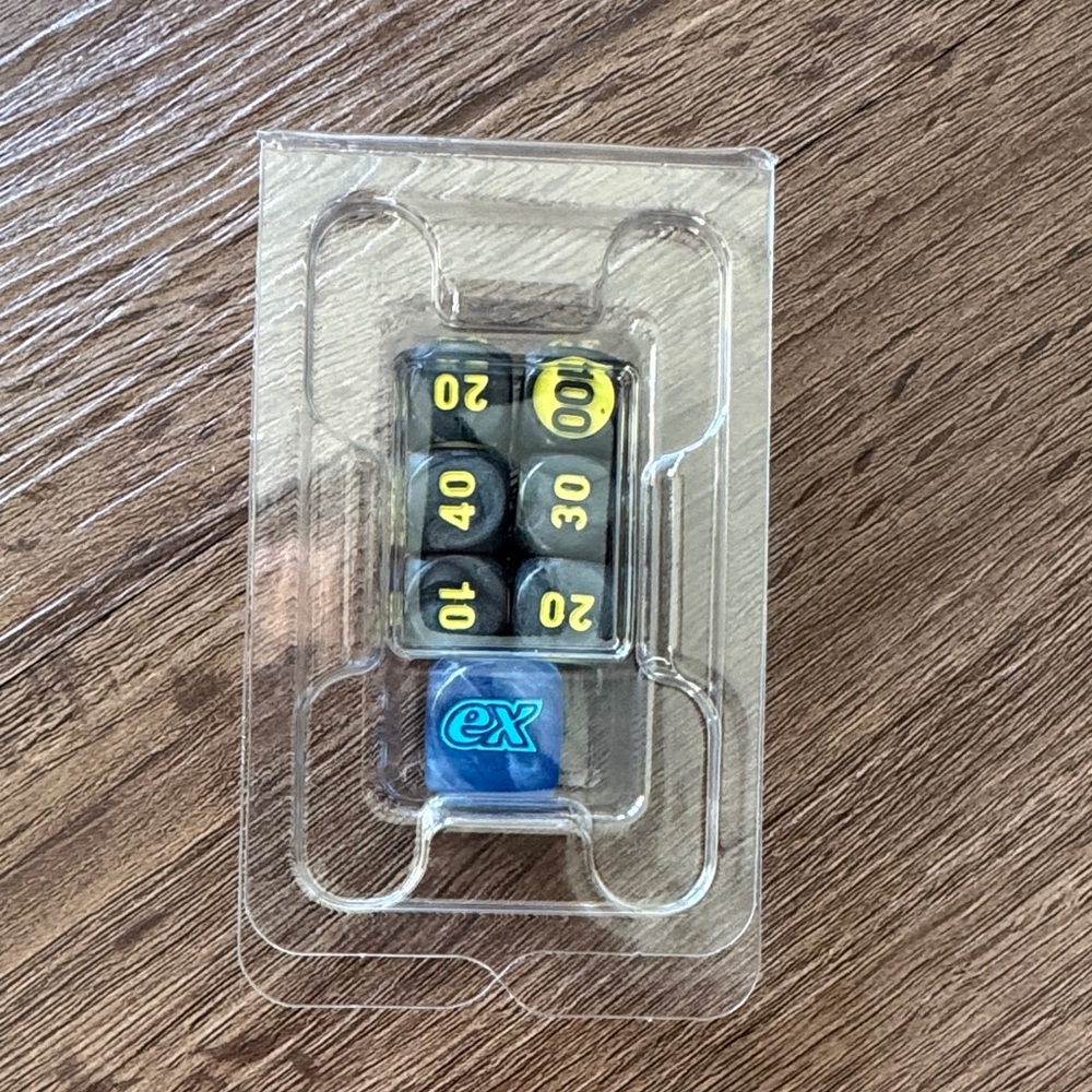 Phantasmal Flames - Elite Trainer Box Accessories - Picture 3 of 8